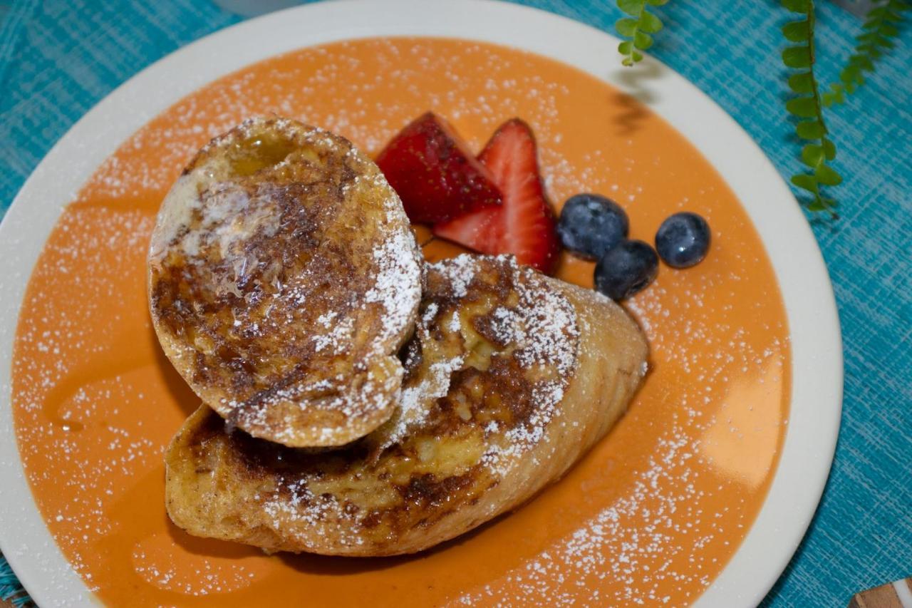 The Serene House Bed & Breakfast Luquillo Exterior photo