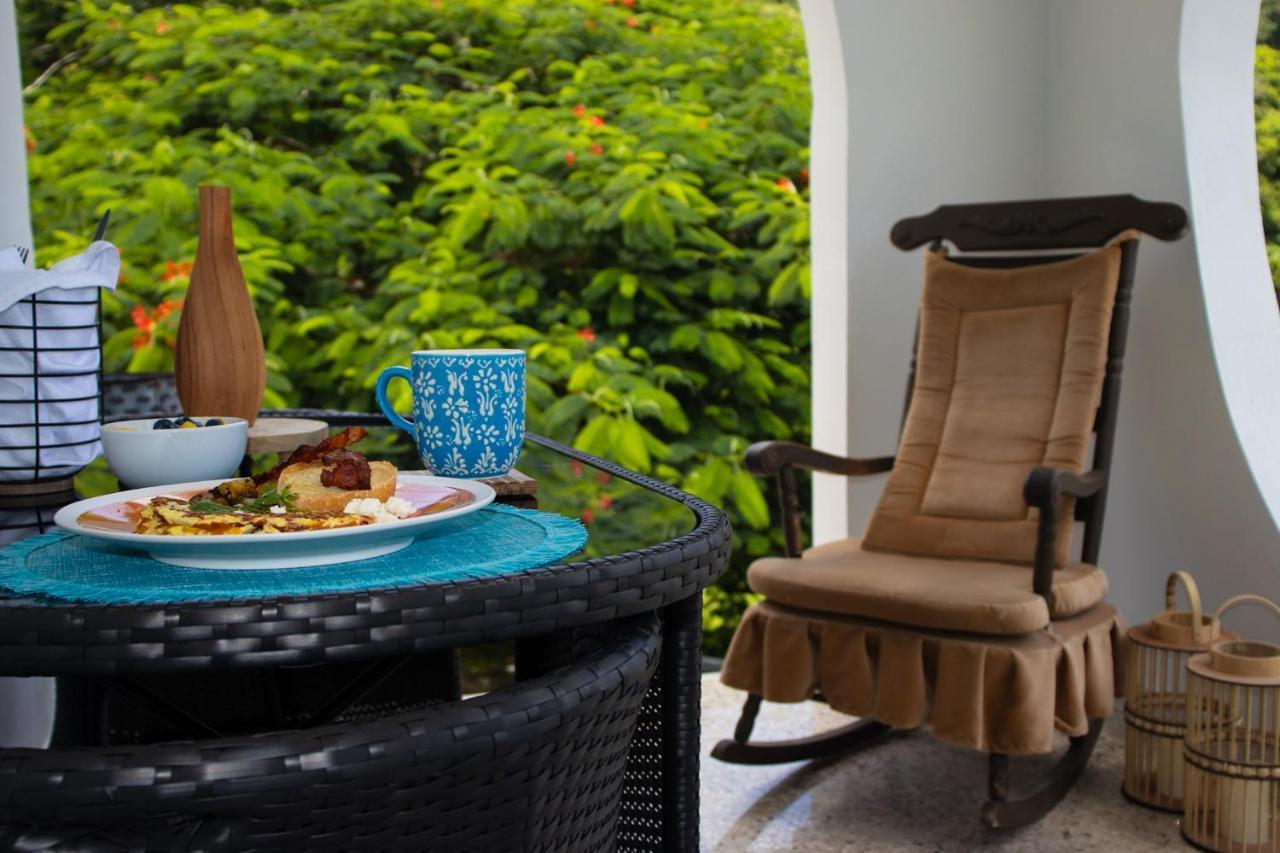 The Serene House Bed & Breakfast Luquillo Exterior photo